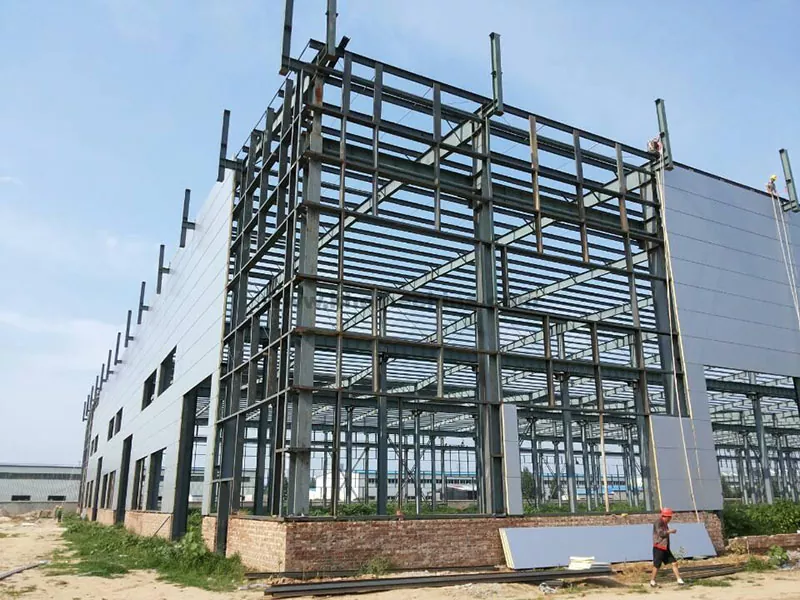 Praktikal ug matahum nga building sa warehouse sa metal